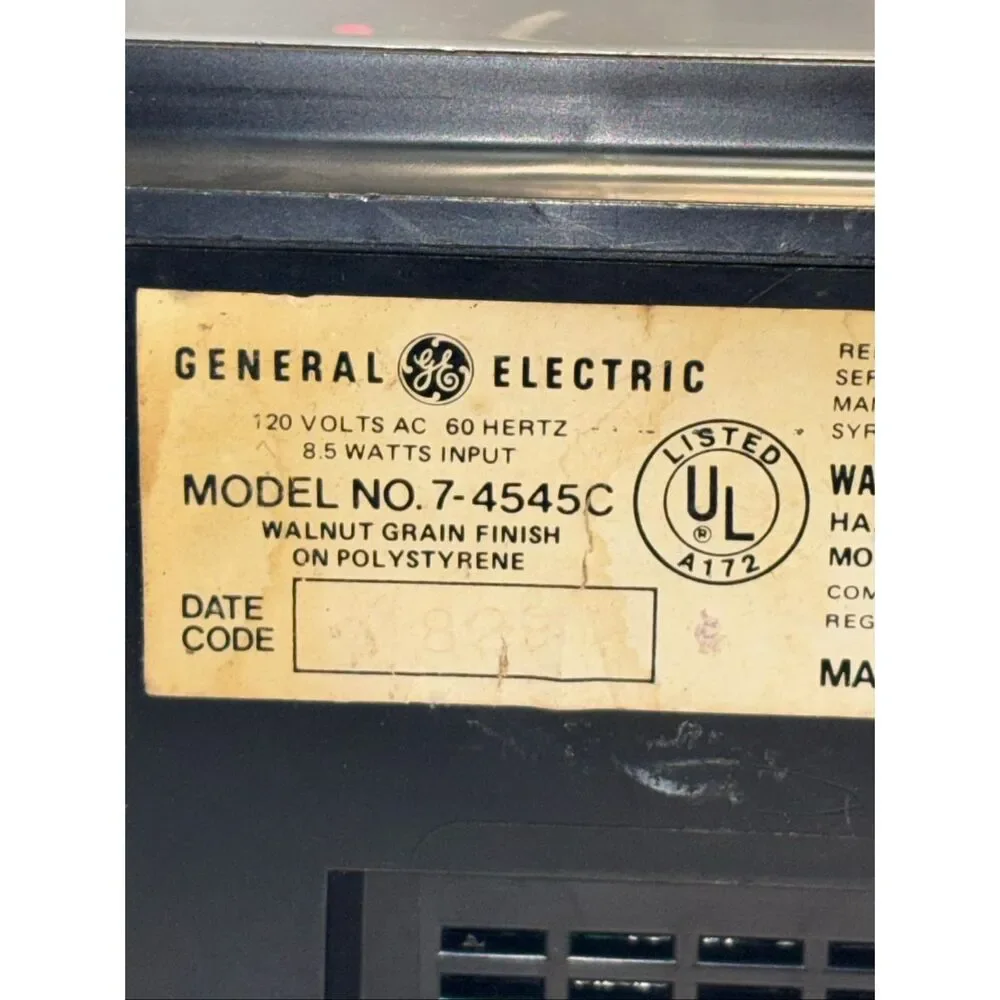 Vintage GE alarm clock radio